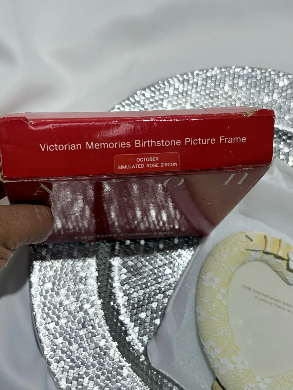 Avon Heart Photo Frame in Pale Yellow with White Accents